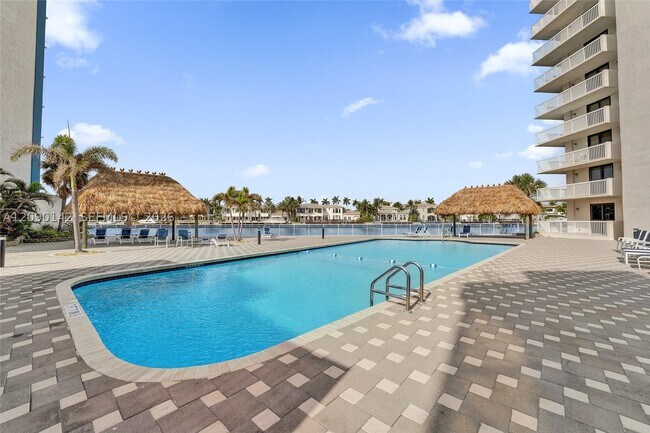 Building Photo - 1600 S Ocean Dr