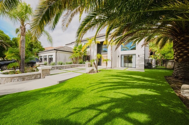 Building Photo - 25879 Chalmers Pl