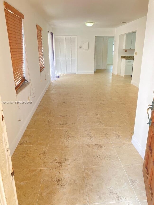 Building Photo - 881 W 37th St