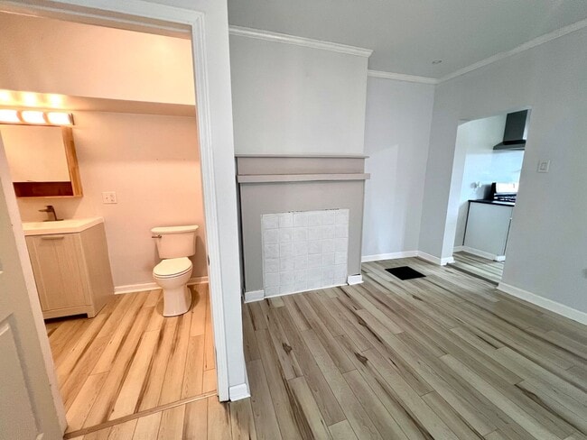 Building Photo - 3 Bedroom 1.5 Bath - Updated Home for Rent