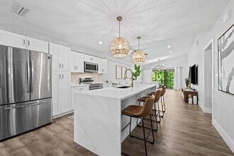 Building Photo - 3701 Arelia Dr