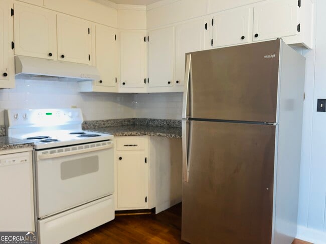 Building Photo - 406 E Main St