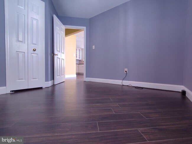 Building Photo - 7671 Coachlight Ln