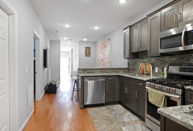 Building Photo - 164 Avenue B