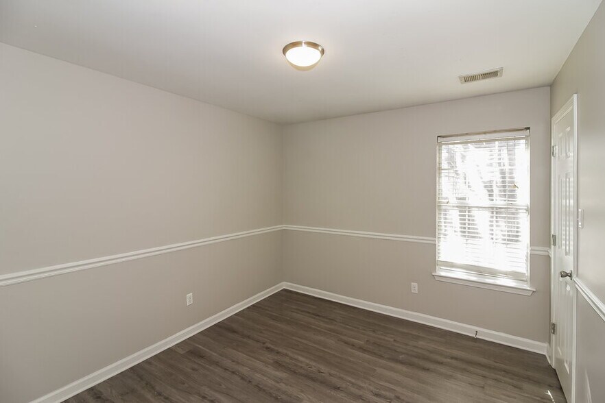 Building Photo - 6991 Presmond Rd