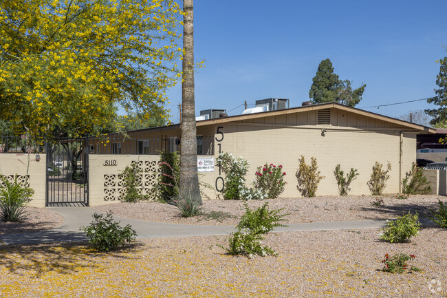 Building Photo - Camelback Court