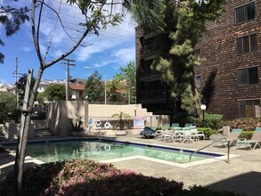 Building Photo - 2BR 2BA Condo-AC, Washer/Dryer in Unit, Pe...