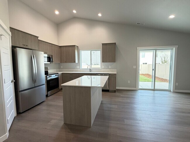 Building Photo - Brand new 3 bed 2 bath home with bonus roo...
