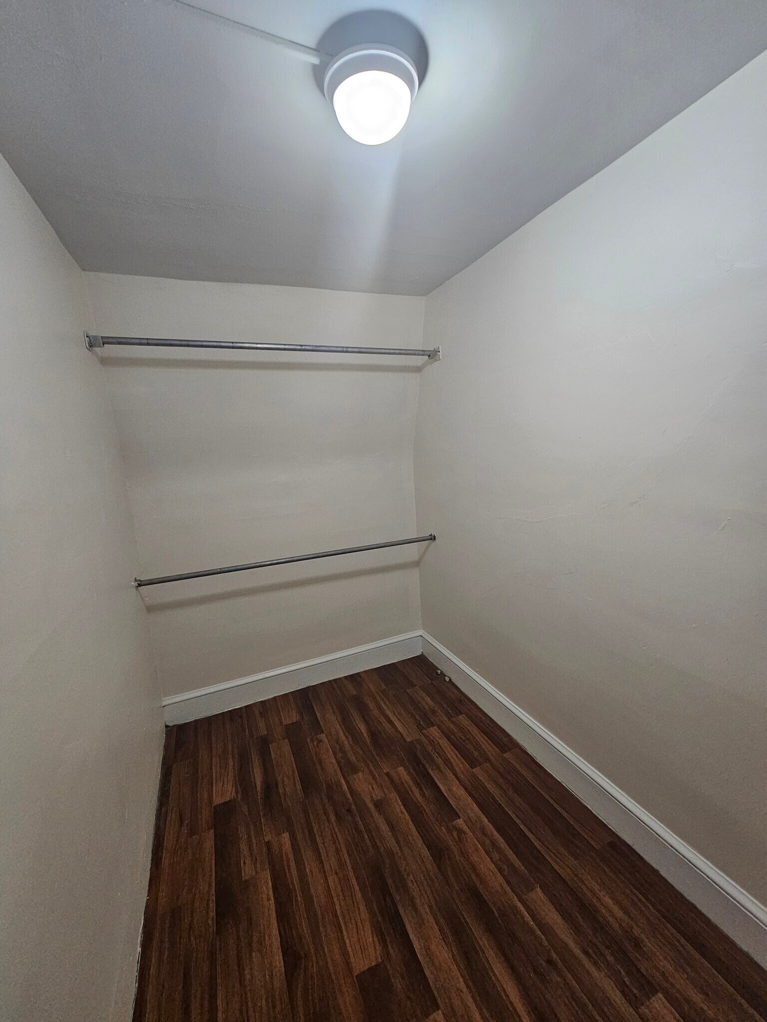 Building Photo - 132 W Douglass St