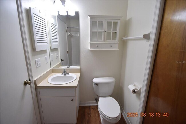 Building Photo - 38927 Carr Dr
