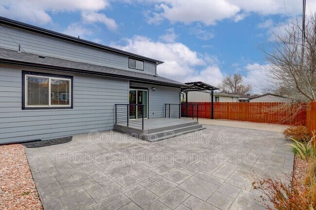 Building Photo - 2581 S Hazel Ct
