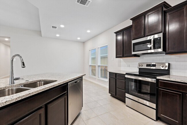 Building Photo - Spacious 4-Bedroom Home – Troy ISD!