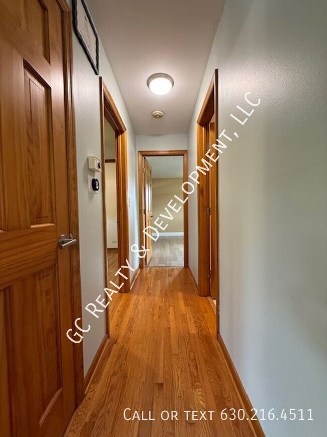 Building Photo - 381 W Millers Rd