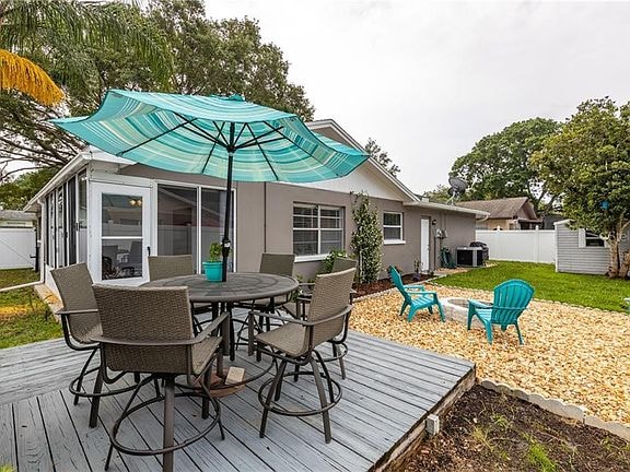 Building Photo - 1590 Dinnerbell Ln E