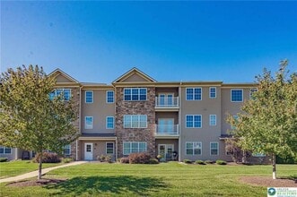 Building Photo - 6885 Pioneer Dr