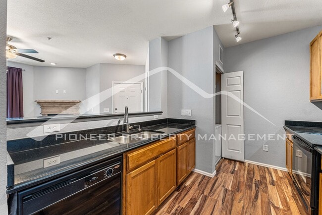 Building Photo - 3875 S Dayton St