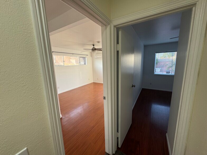 Building Photo - 9625 Adoree St