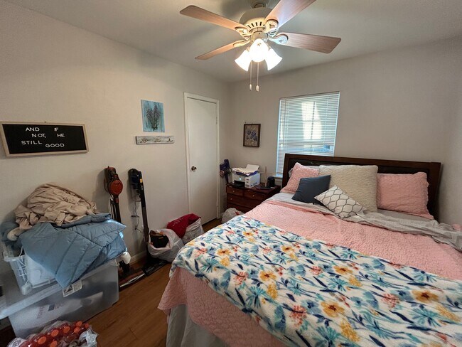 Building Photo - 808 Kalanchoe Ct