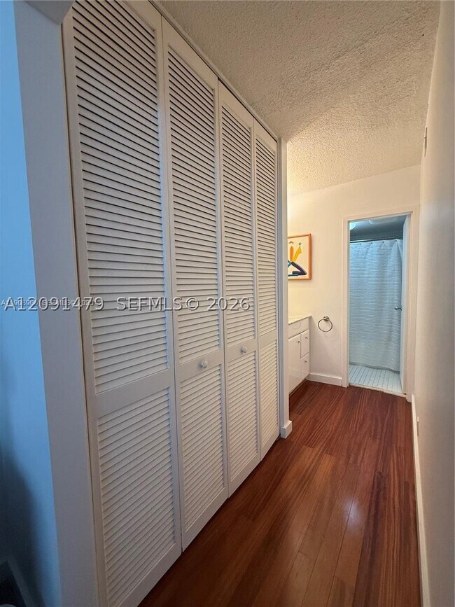 Building Photo - 9511 Collins Ave