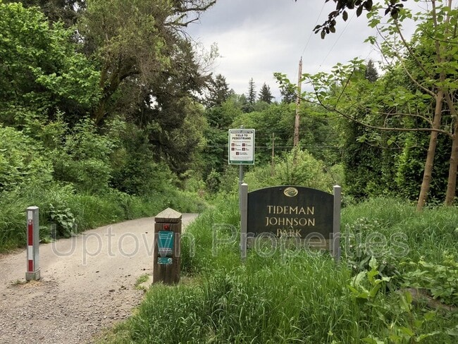 Building Photo - 3671 SE Tenino St