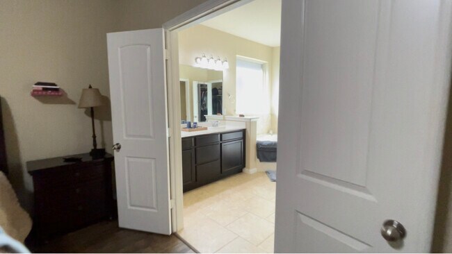 Building Photo - 12643 Jamestown Crossing Ln