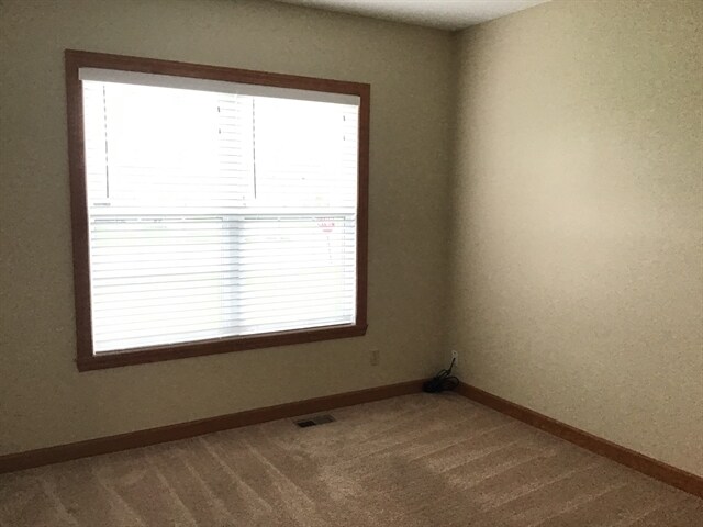 Building Photo - 408 Sherman Ln