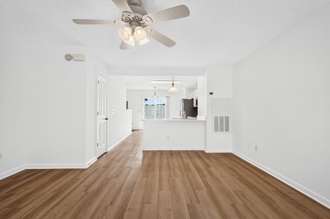 Building Photo - 2961 S Rutherford Blvd
