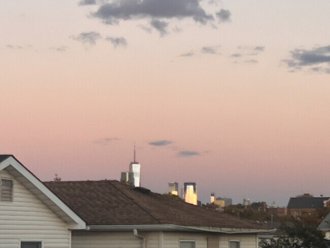 Building Photo - 260 Boyd Ave