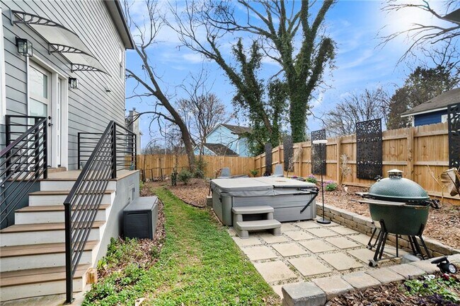Building Photo - 1557 Foote St NE