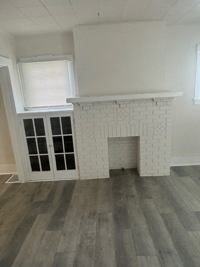Building Photo - 124 N 3rd St