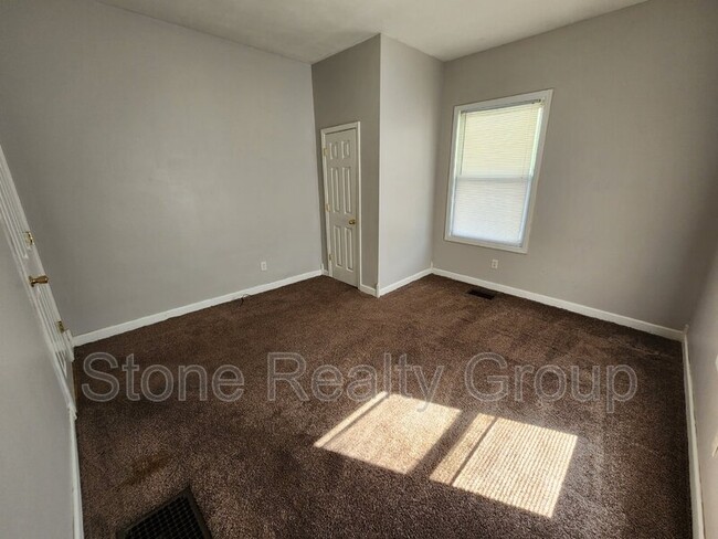 Building Photo - 1201 S 11th St