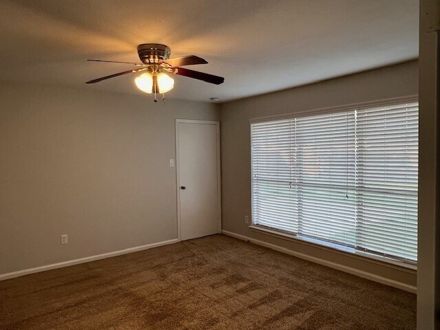 Building Photo - 1111 Park Wind Dr