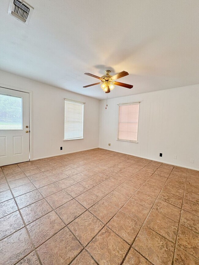 Building Photo - 1189 Pebble Beach Rd