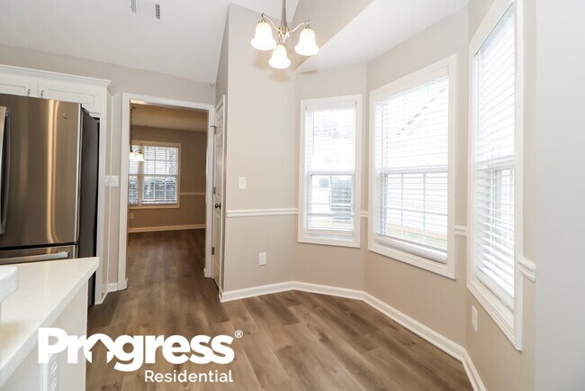 Building Photo - 358 Shadowbrooke Cir SW