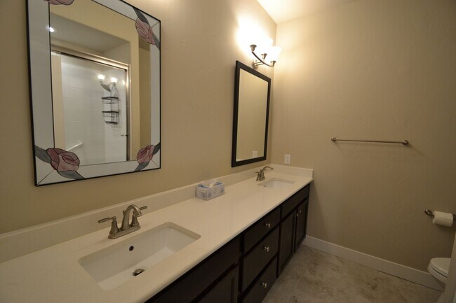 Building Photo - 3 Bedroom Ranch with Finished Basement Available Now!