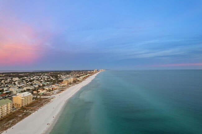 Building Photo - 2825 Scenic Hwy 98