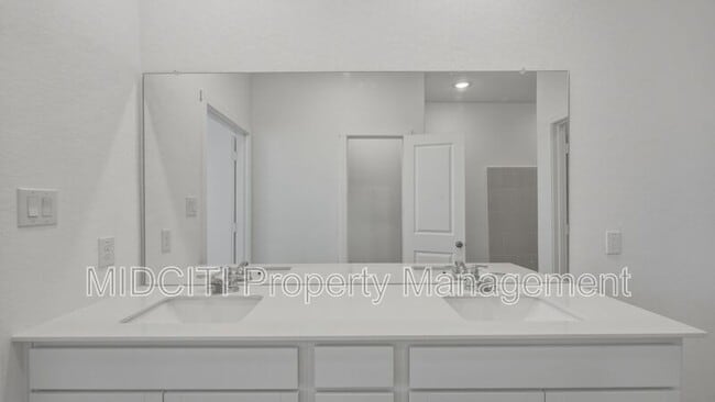 Building Photo - 1926 Wood Warbler