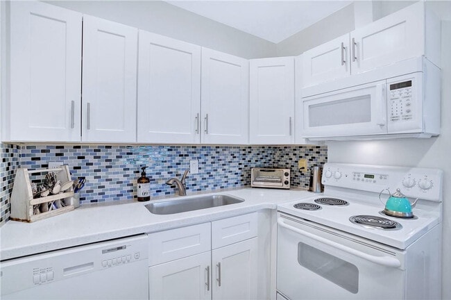 Building Photo - 5700 NE 22nd Way