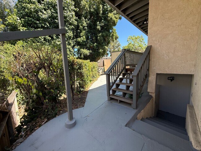 Building Photo - 4727 Redland Dr