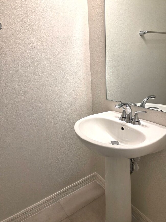 Building Photo - Brand New Townhome in The Sanctuary