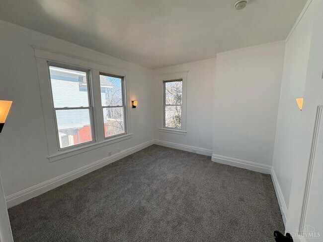 Building Photo - 2218 Highland Ave