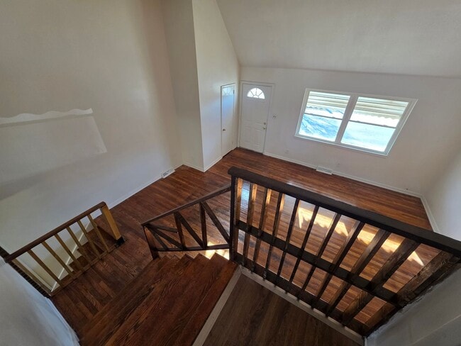 Building Photo - 1321 E 23rd St