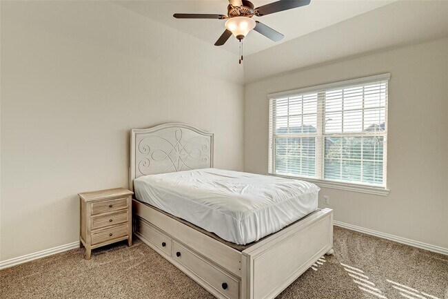 Building Photo - 9915 St Romain Dr