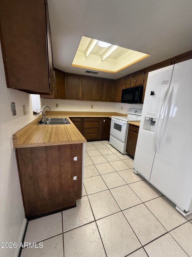 Building Photo - 314 W Mohave St