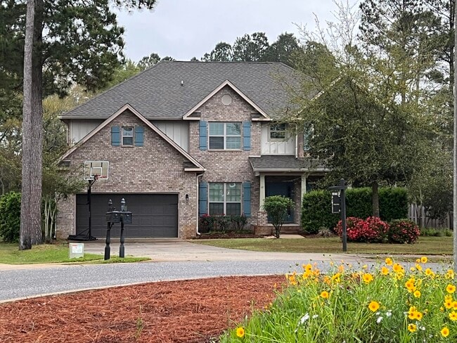 Building Photo - 68 Hemingway Ln