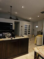 Building Photo - 7076 Middlebury Dr