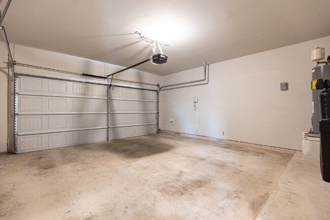 Building Photo - 6631 Gentry Farm
