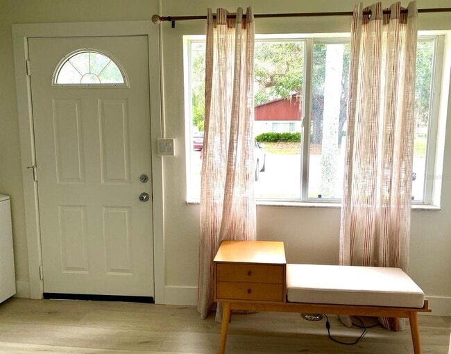 Building Photo - 415 Mapleway