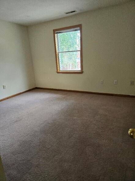 Building Photo - 409 S Pugh St