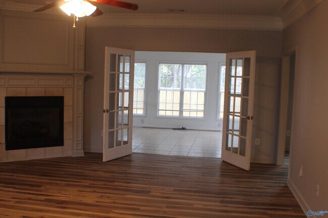 Building Photo - 111 Ervington Pl